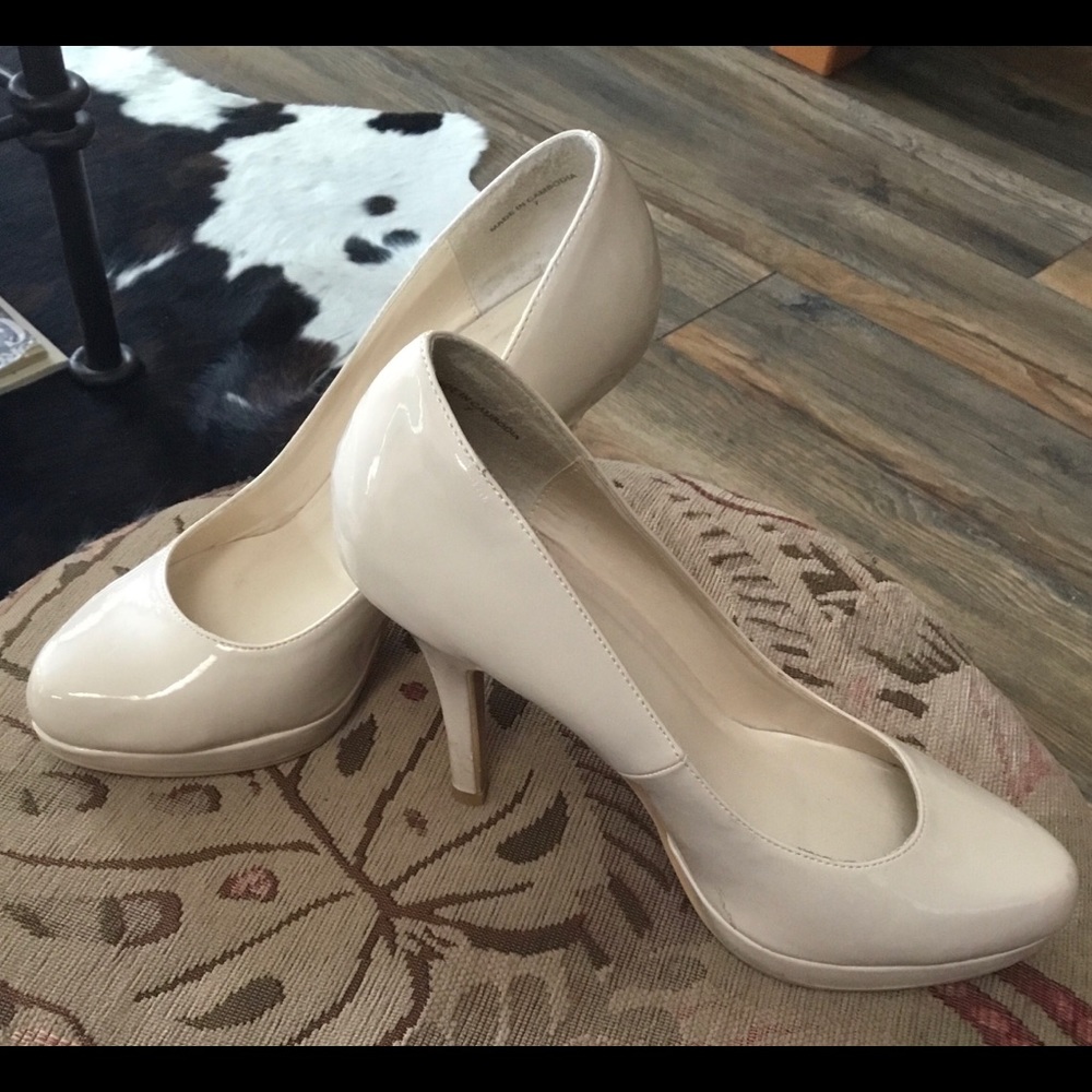 Cream Patent leather Pumps